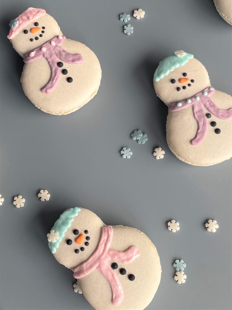 Fun Snowman macarons