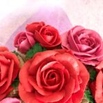 Handpiped buttercream roses